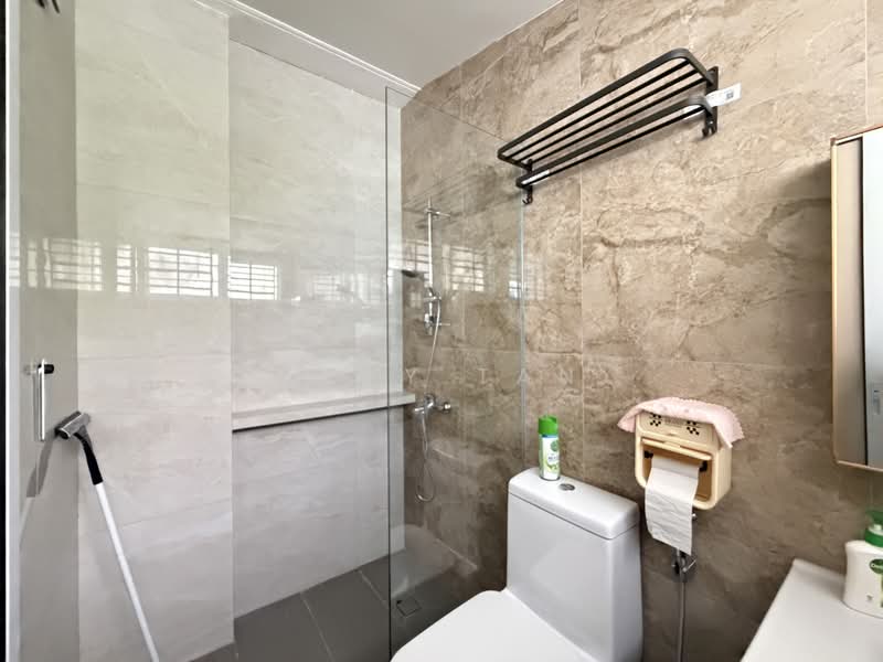 East view garden, East view Garden, 7 Bedrooms, 3,750 sqft, Terraced House For Sale, by Joey Tan, 500137945 - Bathroom - PropertyGuru.com.sg