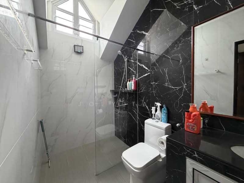 East view garden, East view Garden, 7 Bedrooms, 3,750 sqft, Terraced House For Sale, by Joey Tan, 500137945 - Bathroom - PropertyGuru.com.sg