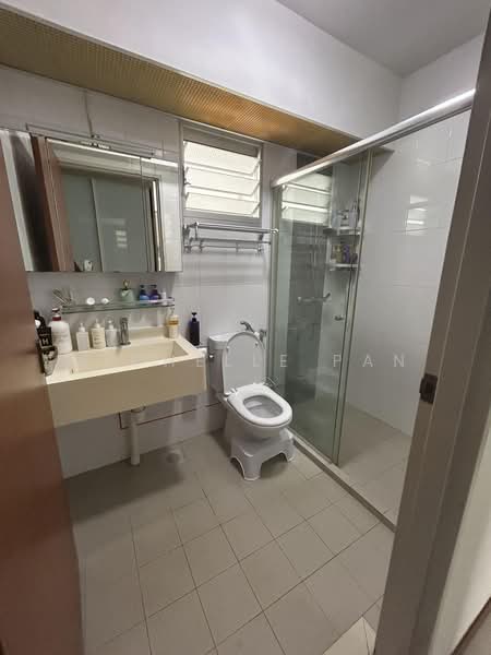 691D Woodlands Drive 73, 691D Woodlands Drive 73, 3 Bedrooms, 1,216 sqft, HDB Flat For Sale, by Michelle Pan, 500137948 - Bathroom - PropertyGuru.com.sg