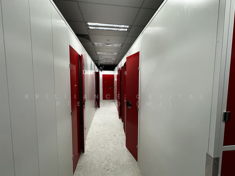 Admirax, 8 Admiralty Street, 3,068 sqft, Light Industrial (B1) For Rent, by MJ ZHUO, 500137960 - Corridor - CommercialGuru.com.sg
