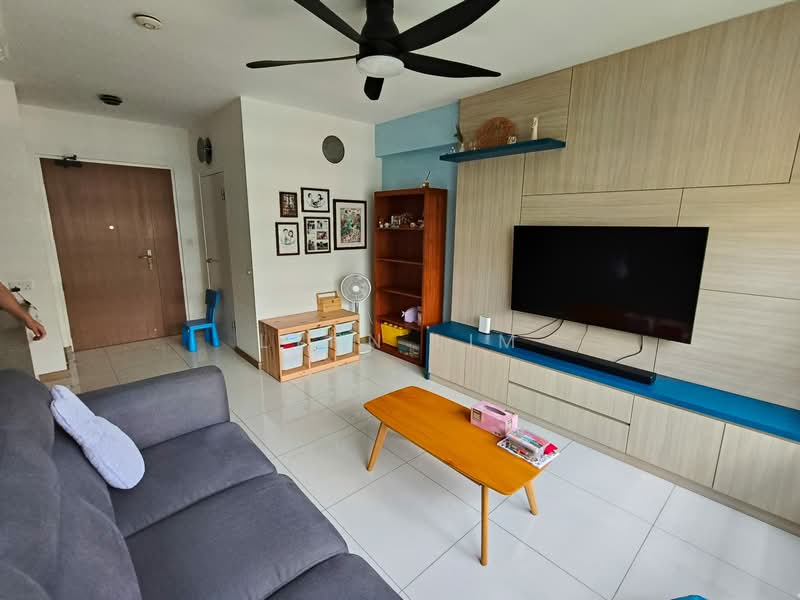621B Tampines Street 61, 621B Tampines Street 61, 2 Bedrooms, 742 sqft, HDB Flat For Sale, by Lynn Lim, 500137964 - Living Room - PropertyGuru.com.sg