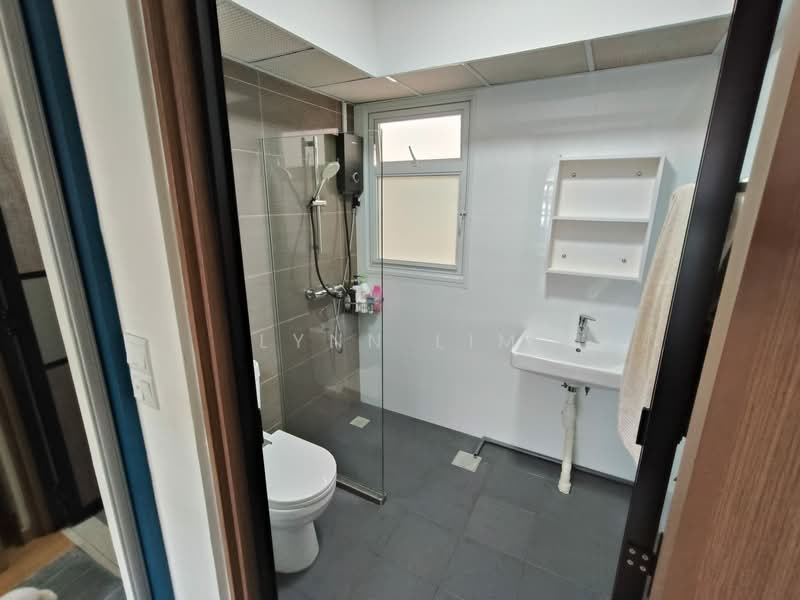 621B Tampines Street 61, 621B Tampines Street 61, 2 Bedrooms, 742 sqft, HDB Flat For Sale, by Lynn Lim, 500137964 - Bathroom - PropertyGuru.com.sg