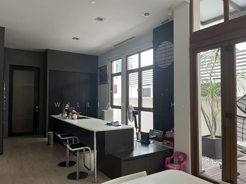 Elegant D15 Freehold Detached Home Near Kong Hwa School, Goodman Road/Wilkinson Road/Crescent Road, 6 Bedrooms, 4,900 sqft, Detached House For Sale, by William C. H., 500137965 - Kitchen - PropertyGuru.com.sg