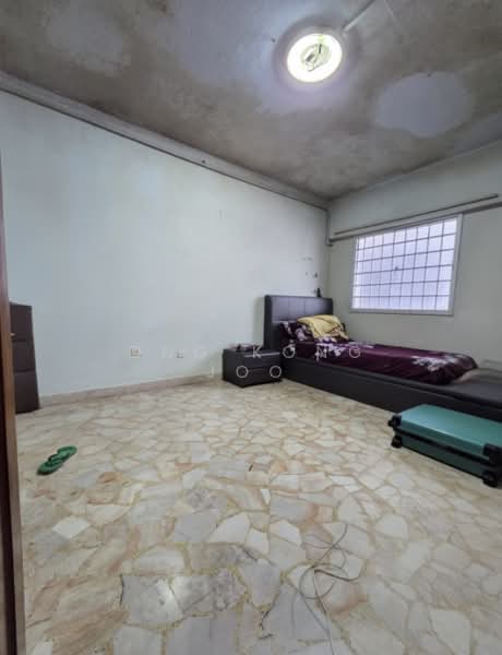 608 Bedok Reservoir Road, , 2 Bedrooms, 720 sqft, HDB Flat For Sale, by Ong Kong Joo, 500138034 - Bedroom - PropertyGuru.com.sg