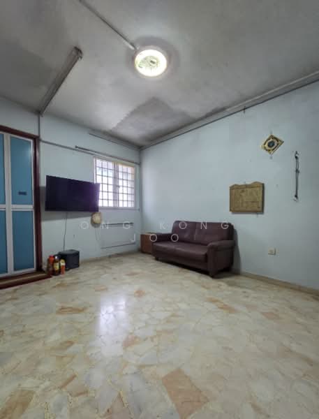 608 Bedok Reservoir Road, , 2 Bedrooms, 720 sqft, HDB Flat For Sale, by Ong Kong Joo, 500138034 - Living Room - PropertyGuru.com.sg