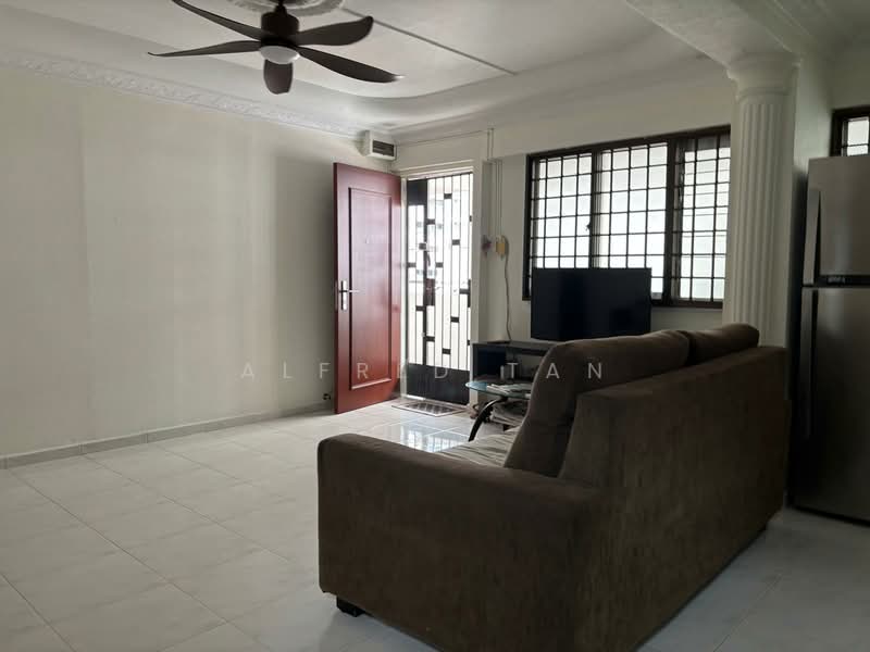 426 Choa Chu Kang Avenue 4, 426 Choa Chu Kang Avenue 4, Room Rental, 150 sqft, HDB Flat For Rent, by Alfred Tan, 500138035 - Living Room - PropertyGuru.com.sg