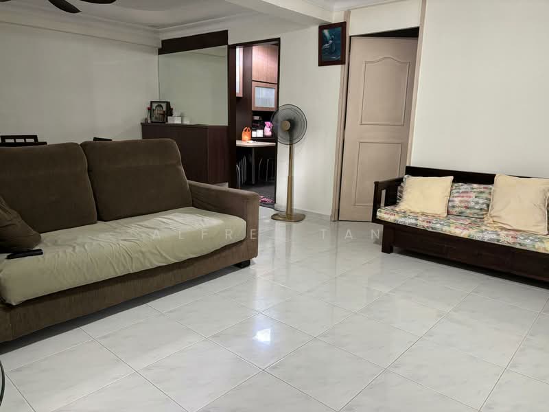 426 Choa Chu Kang Avenue 4, 426 Choa Chu Kang Avenue 4, Room Rental, 150 sqft, HDB Flat For Rent, by Alfred Tan, 500138035 - Living Room - PropertyGuru.com.sg