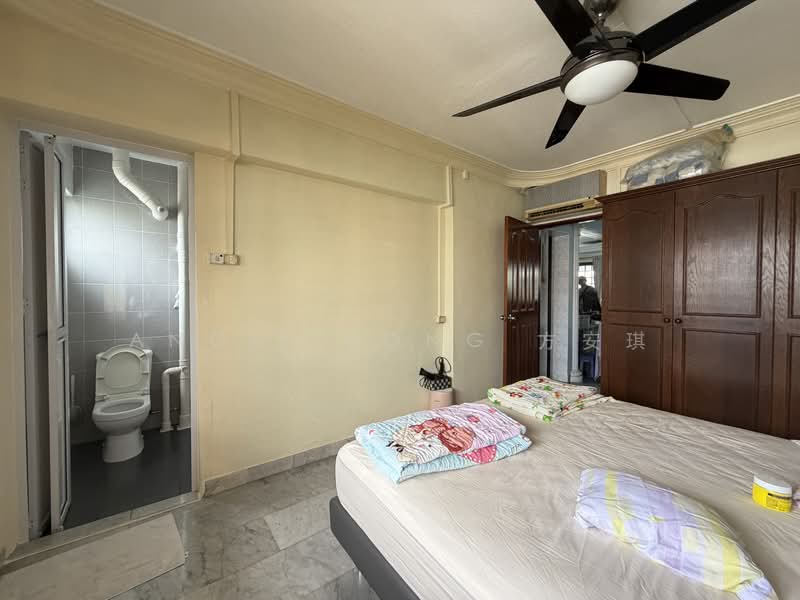 437 Jurong West Avenue 1, 437 Jurong West Avenue 1, 3 Bedrooms, 1,206 sqft, HDB Flat For Sale, by Angie Hong 方安琪, 500138046 - Bedroom - PropertyGuru.com.sg