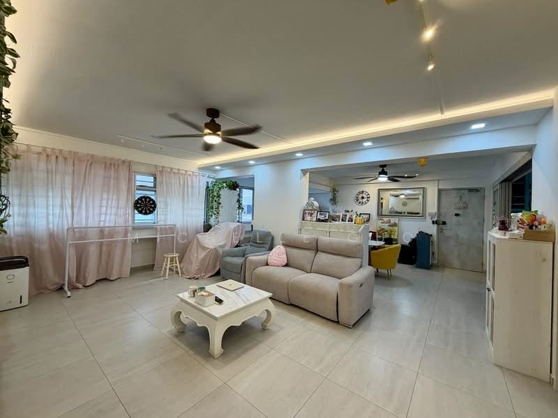 758 Pasir Ris Street 71, 758 Pasir Ris Street 71, 3 Bedrooms, 1,356 sqft, HDB Flat For Sale, by Michelle Guo, 500138068 - Living Room - PropertyGuru.com.sg