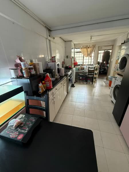 85C Lorong 4 Toa Payoh, 85C Lorong 4 Toa Payoh, 2 Bedrooms, 840 sqft, HDB Flat For Sale, by Charlie Ethan Chia, 500138076 - Kitchen - PropertyGuru.com.sg