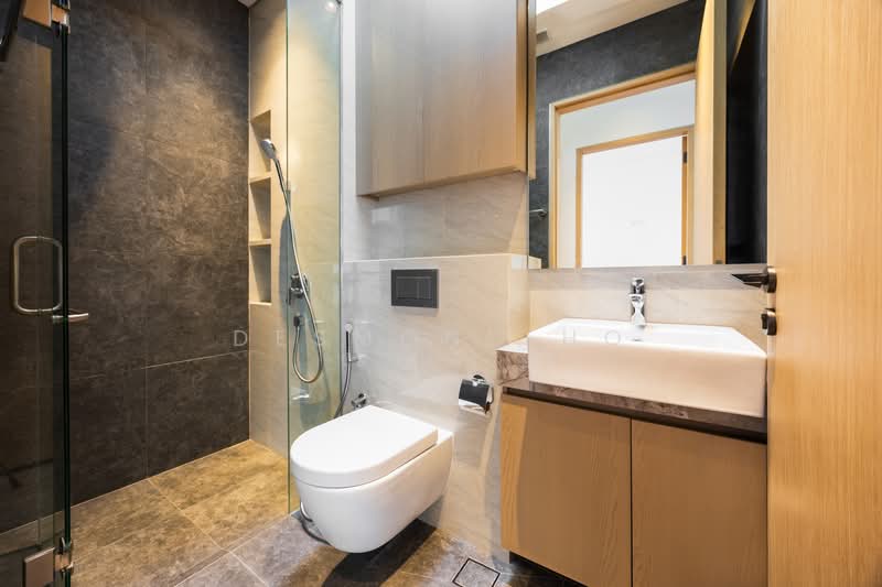 Brand new Upper east coast road landed with private lift, East Coast Road, Upper East Coast Road, Siglap, 6 Bedrooms, 5,565 sqft, Corner Terrace For Rent, by Desmond Ho, 500138095 - Bathroom - PropertyGuru.com.sg