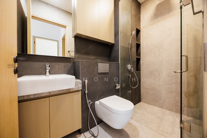 Brand new Upper east coast road landed with private lift, East Coast Road, Upper East Coast Road, Siglap, 6 Bedrooms, 5,565 sqft, Corner Terrace For Rent, by Desmond Ho, 500138095 - Bathroom - PropertyGuru.com.sg
