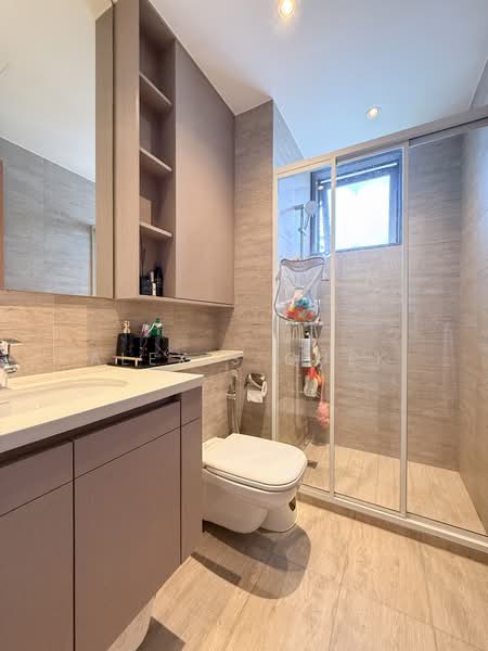 Rivercove Residences EC, 28 Anchorvale Ln, 4 Bedrooms, 1,184 sqft, Condominium For Sale, by Alexis Quek, 500138096 - Bathroom - PropertyGuru.com.sg