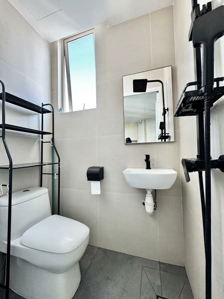 Emerald East, 8D Tanjong Rhu Road, 3 Bedrooms, 1,251 sqft, Apartment For Rent, by Esther Low, 500138098 - Bathroom - PropertyGuru.com.sg