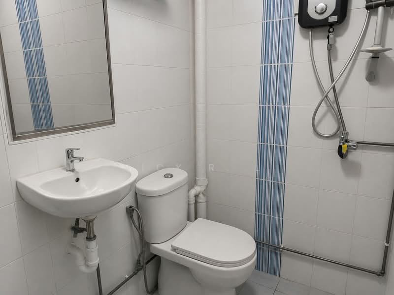 123 Yishun Street 11, 123 Yishun Street 11, 3 Bedrooms, 1,001 sqft, HDB Flat For Sale, by Nick R. L, 500138099 - Bathroom - PropertyGuru.com.sg