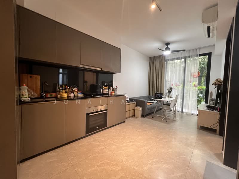 Park Colonial, 6 Woodleigh Lane, 2 Bedrooms, 570 sqft, Condominium For Rent, by Jonathan Yeo, 500138106 - Kitchen - PropertyGuru.com.sg