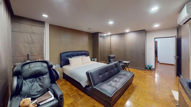 3.5sty Corner terr near 2 mrt, Lorong Marzuki / Lorong Marican/ Jalan Ishak, 6 Bedrooms, 4,000 sqft, Corner Terrace For Sale, by Tim Seow, 500138117 - Bedroom - PropertyGuru.com.sg