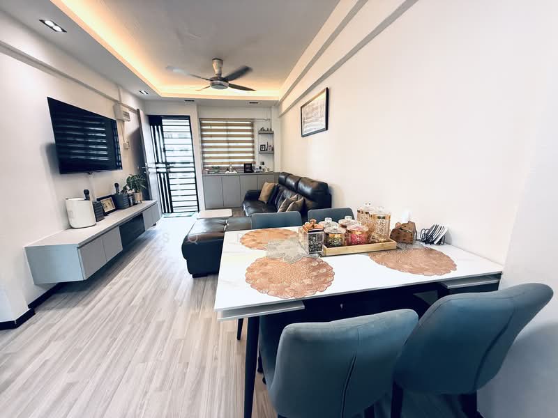 108 Ang Mo Kio Avenue 4, 108 Ang Mo Kio Avenue 4, 2 Bedrooms, 721 sqft, HDB Flat For Sale, by SQ Raudha, 500138123 - Living Room - PropertyGuru.com.sg
