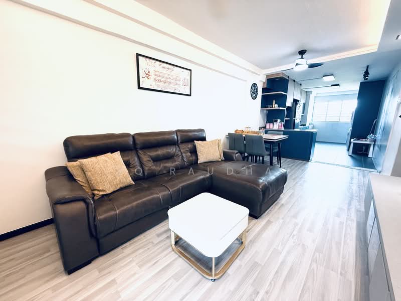 108 Ang Mo Kio Avenue 4, 108 Ang Mo Kio Avenue 4, 2 Bedrooms, 721 sqft, HDB Flat For Sale, by SQ Raudha, 500138123 - Living Room - PropertyGuru.com.sg