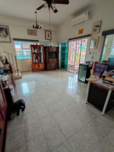 Bright Hill Area, , 3 Bedrooms, 1,900 sqft, Corner Terrace For Sale, by Jackie Ng, 500138125 - Living Room - PropertyGuru.com.sg