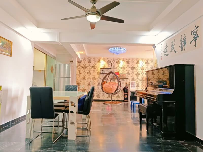 414 Commonwealth Avenue West, 414 Commonwealth Avenue West, 4 Bedrooms, 1,345 sqft, HDB Flat For Sale, by James Lee, 500138126 - Dining Room - PropertyGuru.com.sg