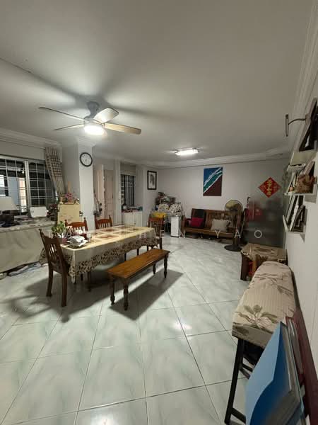 708 Tampines Street 71, 708 Tampines Street 71, 3 Bedrooms, 1,076 sqft, HDB Flat For Sale, by Tay Zhen Yao, 500138141 - Living Room - PropertyGuru.com.sg