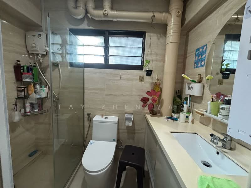 708 Tampines Street 71, 708 Tampines Street 71, 3 Bedrooms, 1,076 sqft, HDB Flat For Sale, by Tay Zhen Yao, 500138141 - Bathroom - PropertyGuru.com.sg