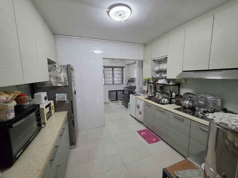 708 Tampines Street 71, 708 Tampines Street 71, 3 Bedrooms, 1,076 sqft, HDB Flat For Sale, by Tay Zhen Yao, 500138141 - Kitchen - PropertyGuru.com.sg