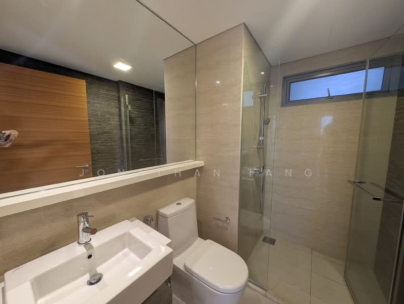 Woodhaven, 71 Woodgrove Avenue, 3 Bedrooms, 1,173 sqft, Condominium For Sale, by Jonathan Tang, 500138148 - Bathroom - PropertyGuru.com.sg