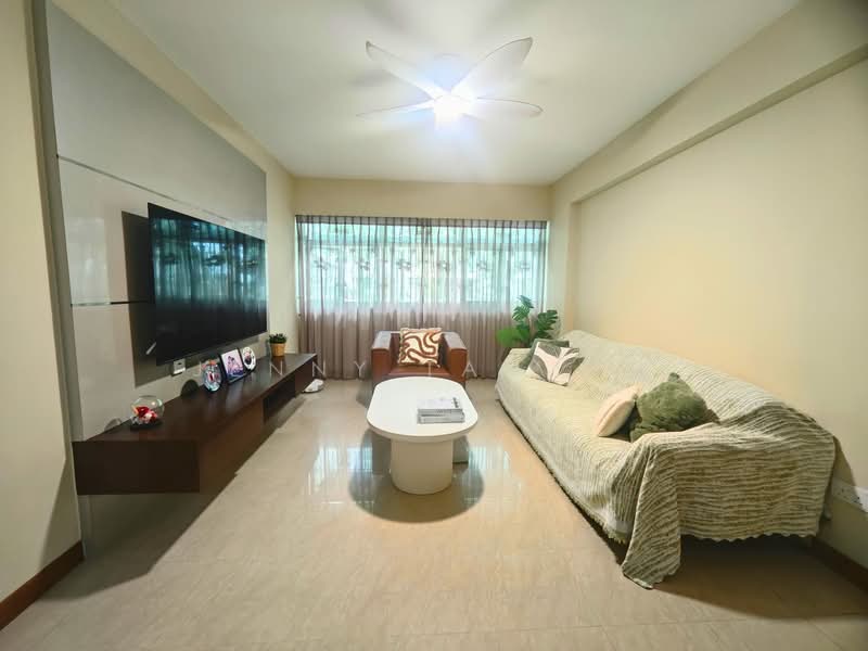 638B Punggol Drive, 638B Punggol Drive, 3 Bedrooms, 1,206 sqft, HDB Flat For Sale, by Jenny Tan 小陈, 500138149 - Living Room - PropertyGuru.com.sg