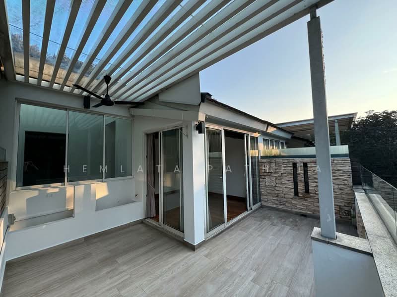 The Greenwood, 205 Greenwood Avenue, 5 Bedrooms, 3,025 sqft, Cluster House For Rent, by Hemlata Pathela, 500138155 - Balcony - PropertyGuru.com.sg