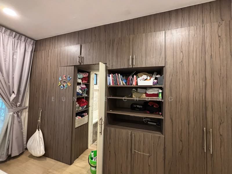 Tanglin Park, 1 Ridley Park, 3 Bedrooms, 1,604 sqft, Condominium For Rent, by Eunice Chong, 500138169 - Master Bath with Ample Storage - PropertyGuru.com.sg