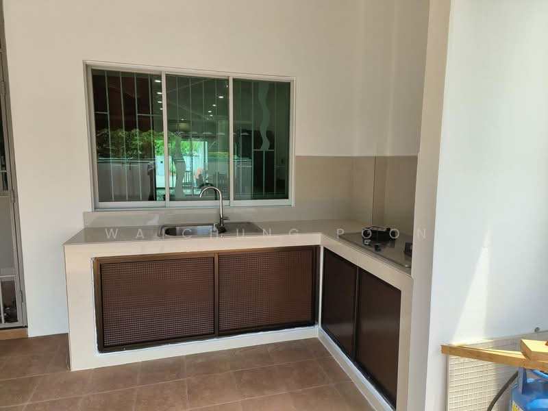 Telok Kurau Lorong J, , 5 Bedrooms, 2,000 sqft, Terraced House For Rent, by Waichung Poon, 500138170 - Brand New Wet Kitchen - PropertyGuru.com.sg