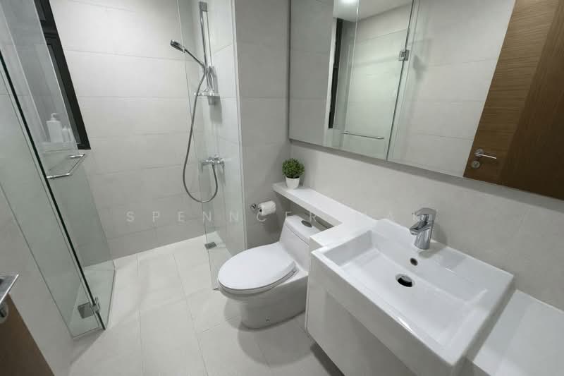 The Topiary, 11 Fernvale Lane, 3 Bedrooms, 904 sqft, Executive Condominium For Rent, by Spenncer Mak, 500138172 - Bathroom - PropertyGuru.com.sg