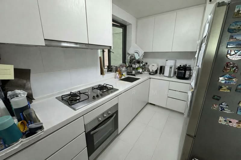 The Topiary, 11 Fernvale Lane, 3 Bedrooms, 904 sqft, Executive Condominium For Rent, by Spenncer Mak, 500138172 - Kitchen - PropertyGuru.com.sg