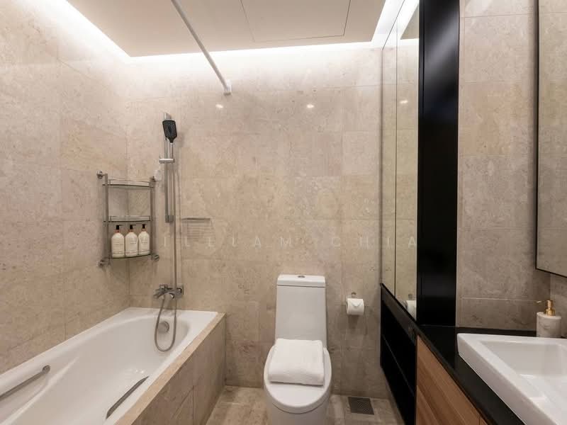 Waterfront Key, 780 Bedok Reservoir Road, 3 Bedrooms, 1,313 sqft, Condominium For Sale, by William Chia, 500138191 - Bathroom - PropertyGuru.com.sg