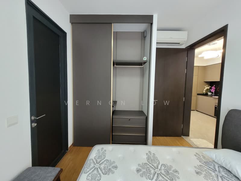 Park Colonial, 6 Woodleigh Lane, 2 Bedrooms, 570 sqft, Condominium For Rent, by Vernon Low, 500138210 - Bedroom - PropertyGuru.com.sg