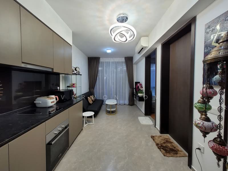 Park Colonial, 6 Woodleigh Lane, 2 Bedrooms, 570 sqft, Condominium For Rent, by Vernon Low, 500138210 - Living Room - PropertyGuru.com.sg