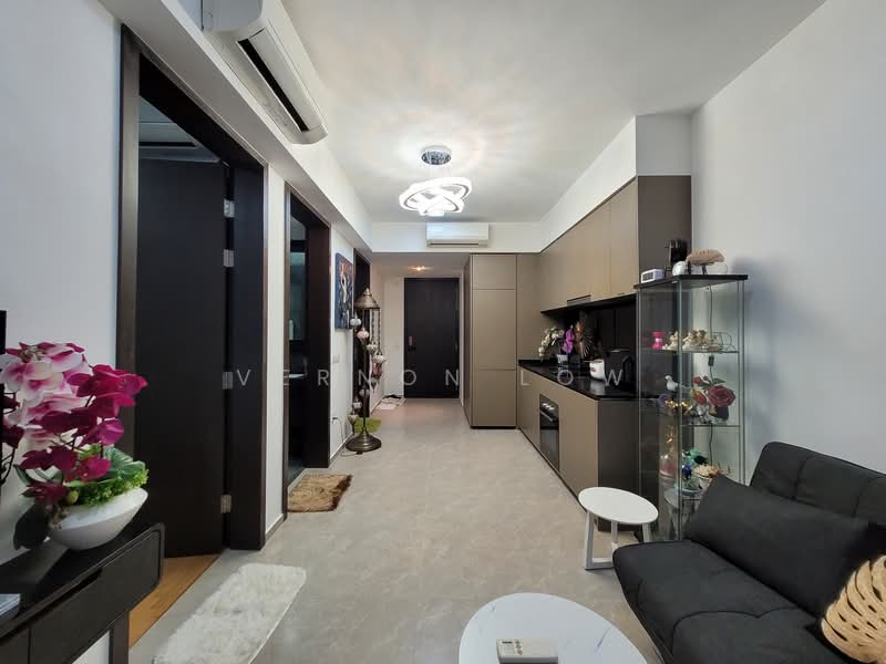 Park Colonial, 6 Woodleigh Lane, 2 Bedrooms, 570 sqft, Condominium For Rent, by Vernon Low, 500138210 - Living Room - PropertyGuru.com.sg