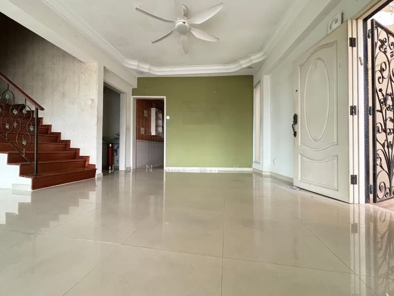 Lakepoint Condo, 2 Lakepoint Drive, 3 Bedrooms, 2,217 sqft, Condominium For Sale, by Jansen Kee, 500138222 - Living Room - PropertyGuru.com.sg