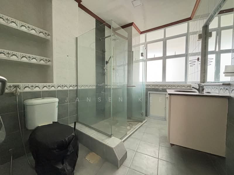 Lakepoint Condo, 2 Lakepoint Drive, 3 Bedrooms, 2,217 sqft, Condominium For Sale, by Jansen Kee, 500138222 - Bathroom - PropertyGuru.com.sg