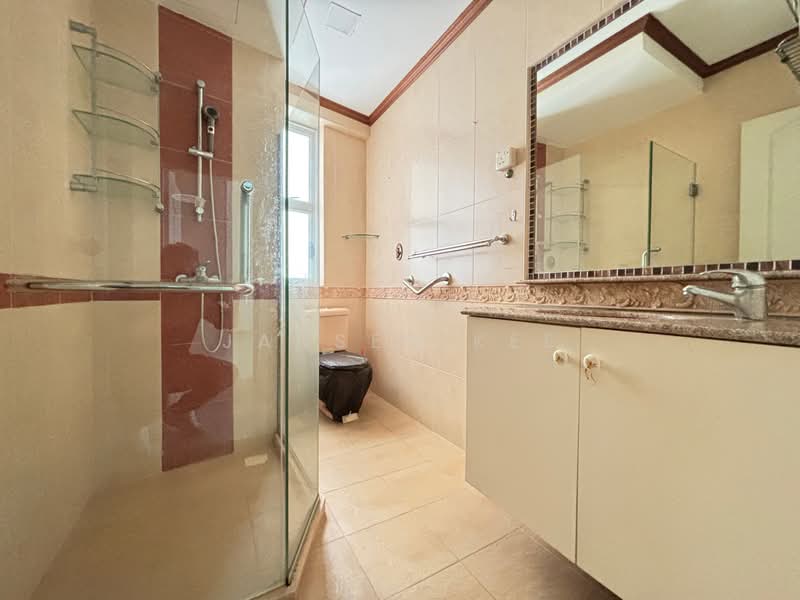 Lakepoint Condo, 2 Lakepoint Drive, 3 Bedrooms, 2,217 sqft, Condominium For Sale, by Jansen Kee, 500138222 - Bathroom - PropertyGuru.com.sg