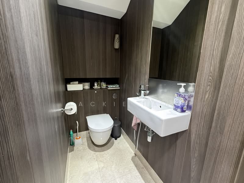 Nim Collection, Nim Terrace, 5 Bedrooms, 4,294 sqft, Terraced House For Sale, by JACKIE TAN, 500138233 - Powder room - PropertyGuru.com.sg