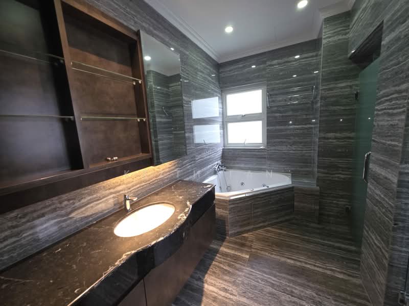 Merryn Road, , 5 Bedrooms, 5,300 sqft, Detached House For Rent, by Keith Tan, 500138239 - Bathroom - PropertyGuru.com.sg