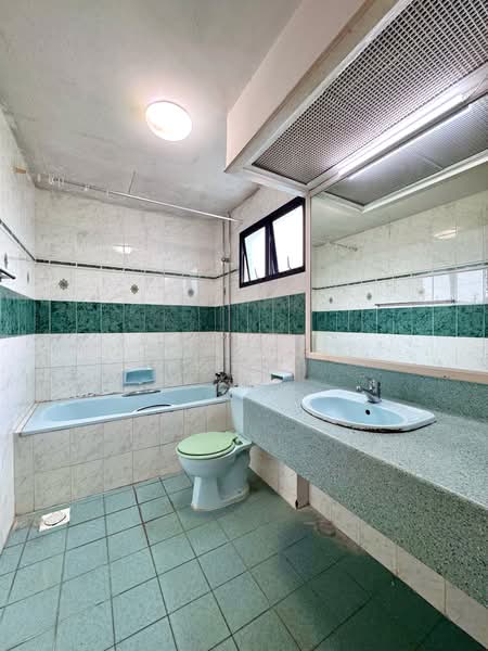 Park East, 73 Jalan Tua Kong, 3 Bedrooms, 1,658 sqft, Condominium For Sale, by Terence Tee (郑志翔), 500138264 - Master Bathroom - PropertyGuru.com.sg