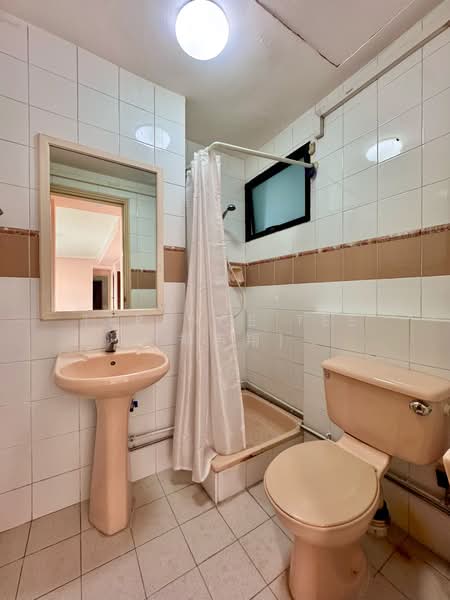 Park East, 73 Jalan Tua Kong, 3 Bedrooms, 1,658 sqft, Condominium For Sale, by Terence Tee (郑志翔), 500138264 - Common Bathroom - PropertyGuru.com.sg