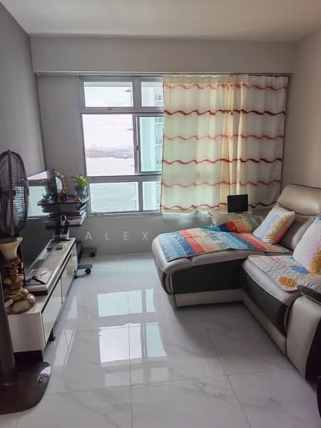 421A Northshore Drive, 421A Northshore Drive, 1 Bedroom, 506 sqft, HDB Flat For Sale, by Alex Ang, 500138267 - Living Room - PropertyGuru.com.sg