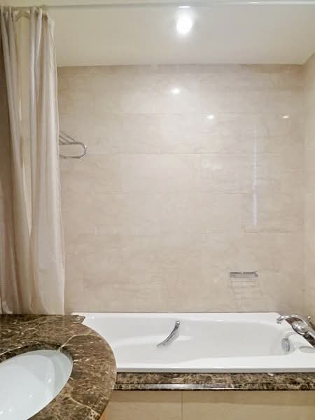 Ardmore Park, 15 Ardmore Park, 4 Bedrooms, 2,884 sqft, Condominium For Rent, by Lynn Er, 500138272 - Bathroom - PropertyGuru.com.sg