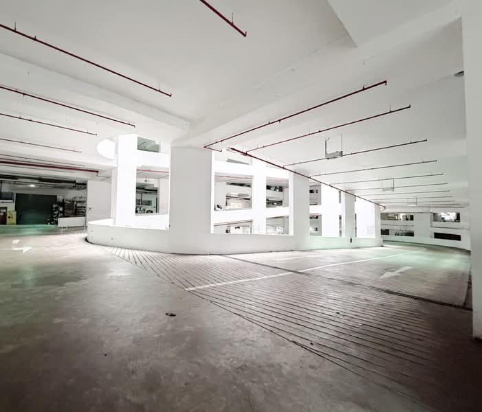 Woodlands Industrial Xchange, 71 Woodlands Avenue 10, 1,722 sqft, Factory / Workshop (B2) For Rent, by Petrine Chua 蔡昀璇, 500138284 - Car Park - CommercialGuru.com.sg
