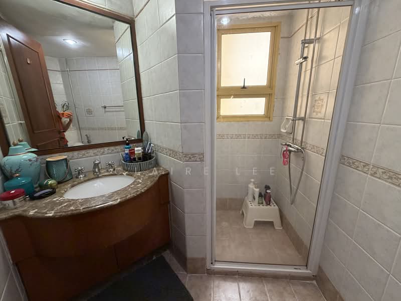 Villa Marina, 25 Jalan Sempadan, 3 Bedrooms, 2,013 sqft, Condominium For Rent, by Claire Lee, 500138285 - Bathroom - PropertyGuru.com.sg